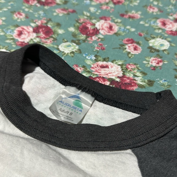 Def Leppard _Vintage Baseball Shirt, small, white w/ dark sleeves. Rock tees ⚾️! - Picture 7 of 8